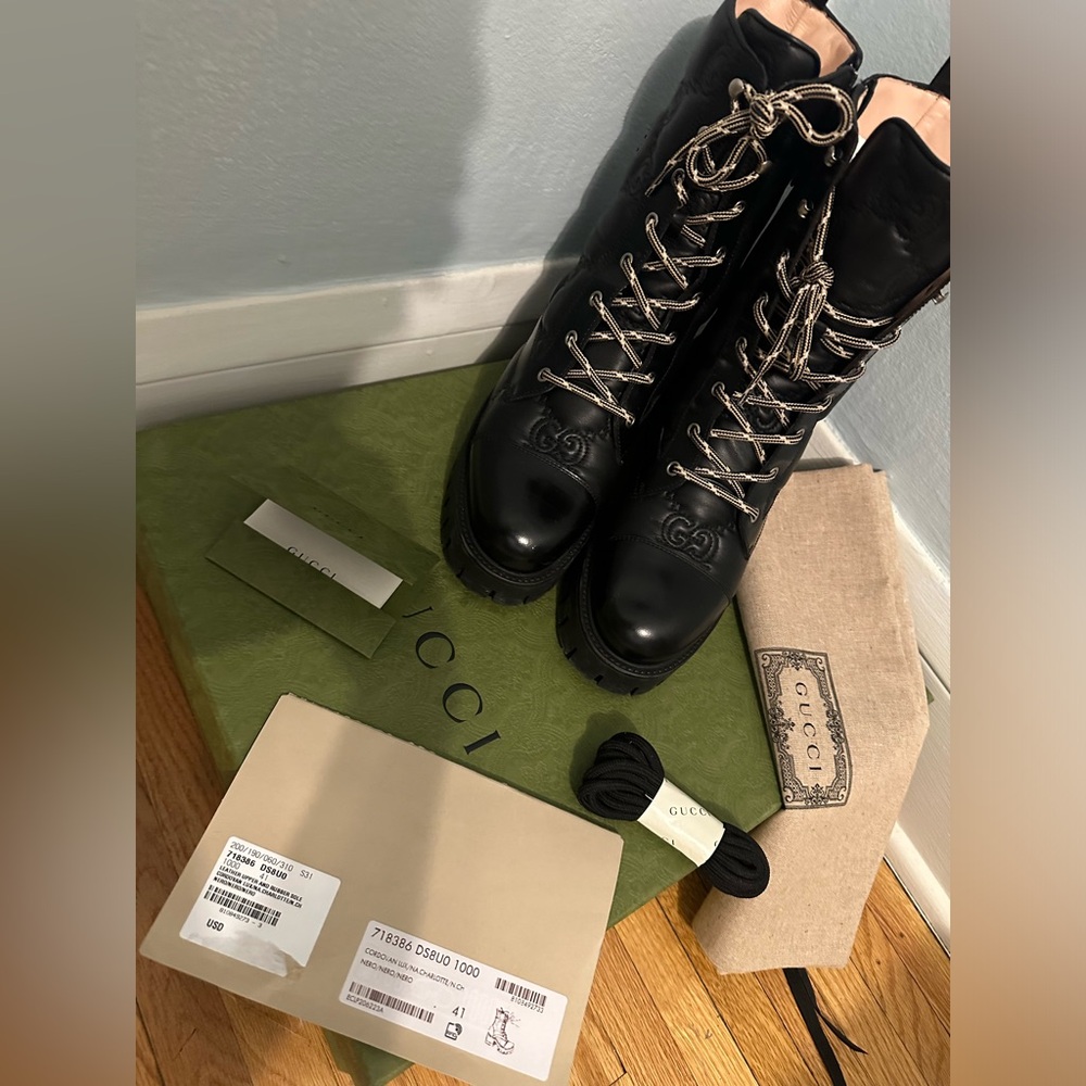 Gucci black leather GG quilted monogram boots - Picture 2 of 16